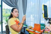 大悟泰国主播品三亚榴莲：“尝到了家乡味”